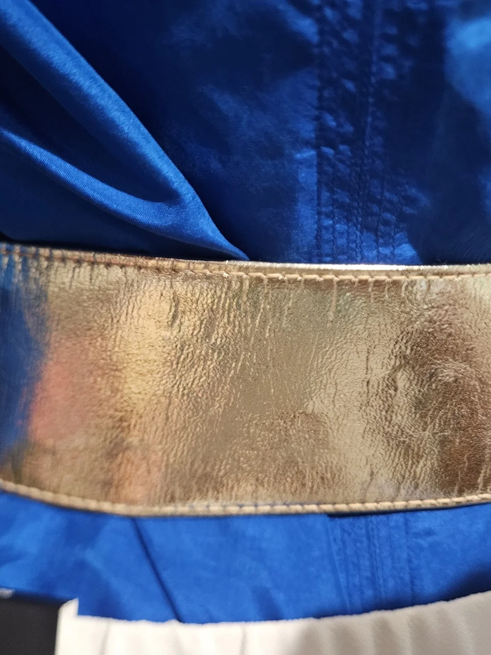 Vintage Metallic Gold Statement Waist Belt. Size Small